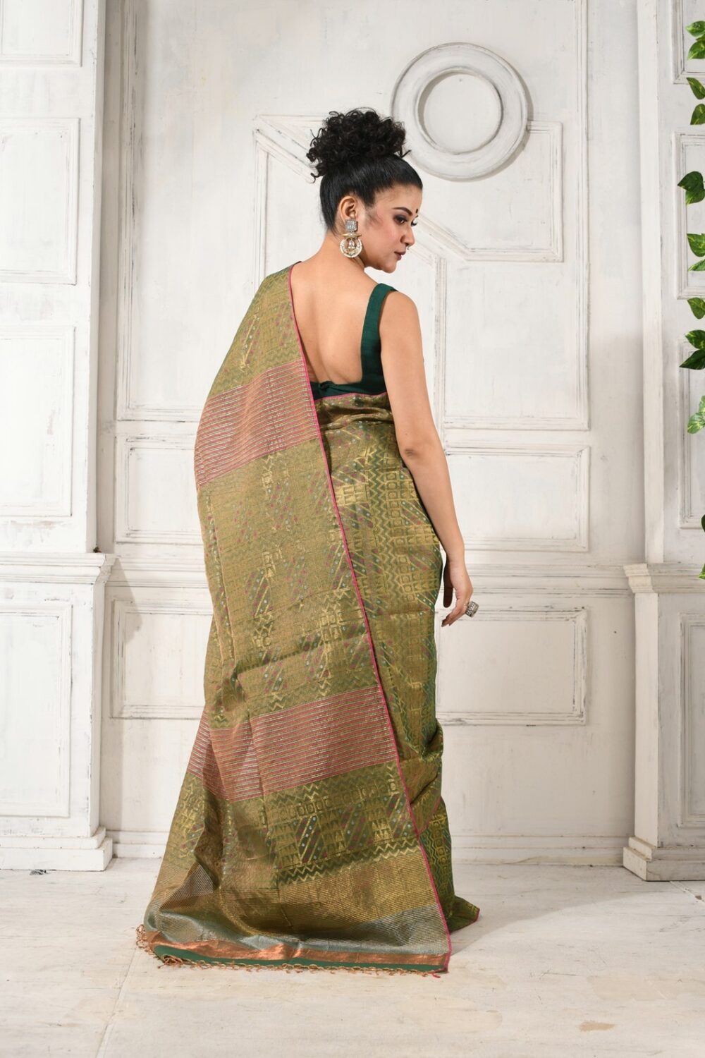 JACQUARDHANDLOOMMETALLICSAREE-KARU26-GREEN-and-GOLD (2)