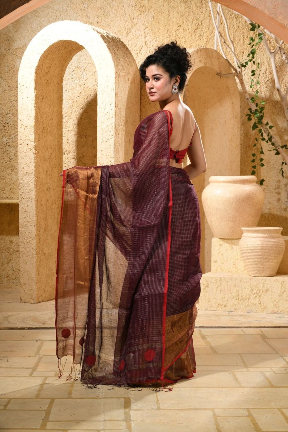 METALLICHANDLOOMSAREE-KARU14-WINEANDSILVERGOLDZARIBORDER (4)