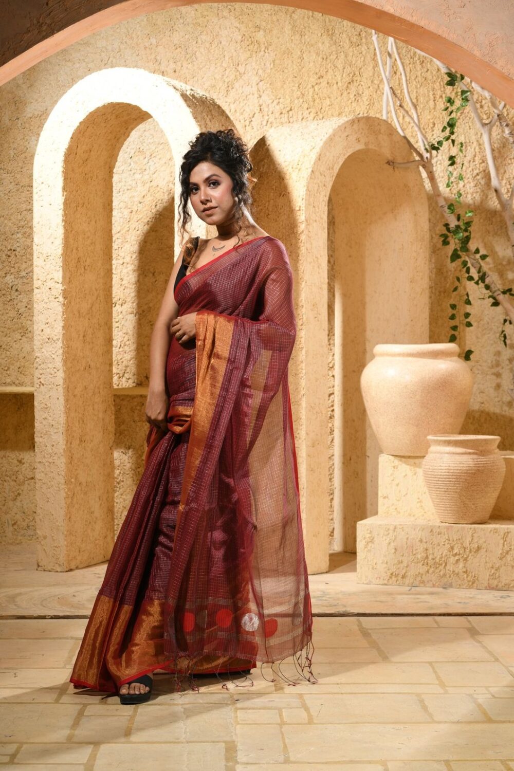 METALLICHANDLOOMSAREE-KARU15-MARROONANDSILVERGOLDZARIBORDER