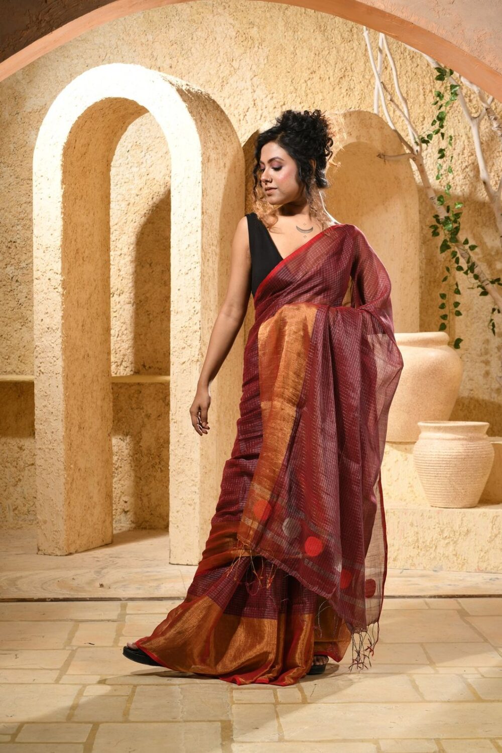 METALLICHANDLOOMSAREE-KARU15-MARROONANDSILVERGOLDZARIBORDER (2)