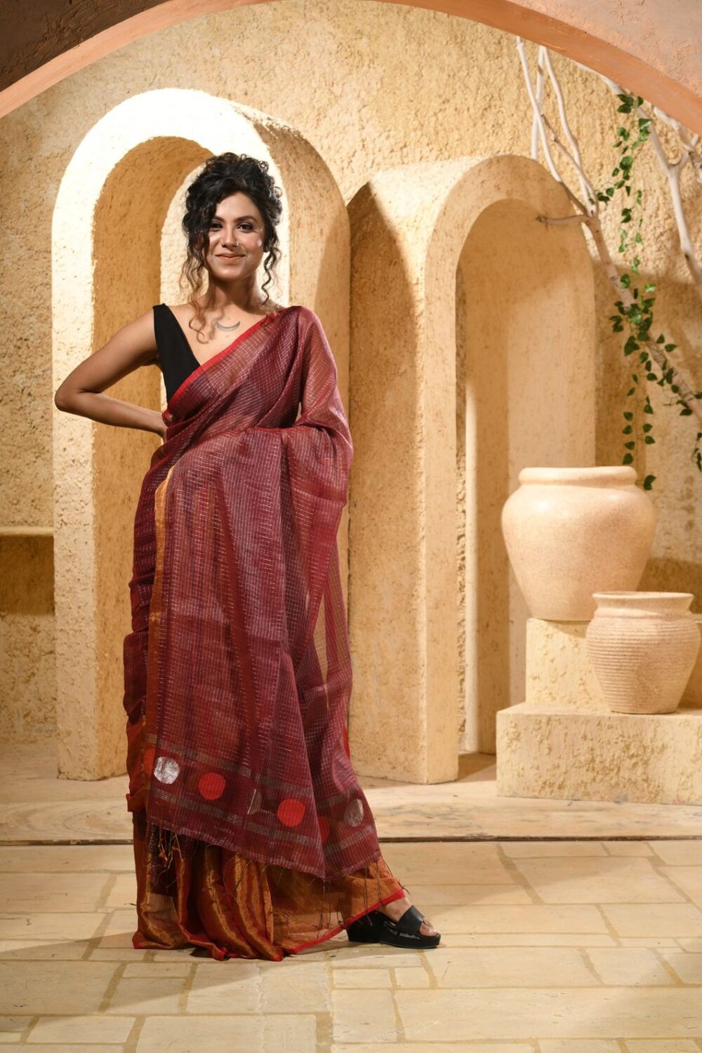 METALLICHANDLOOMSAREE-KARU15-MARROONANDSILVERGOLDZARIBORDER (4)