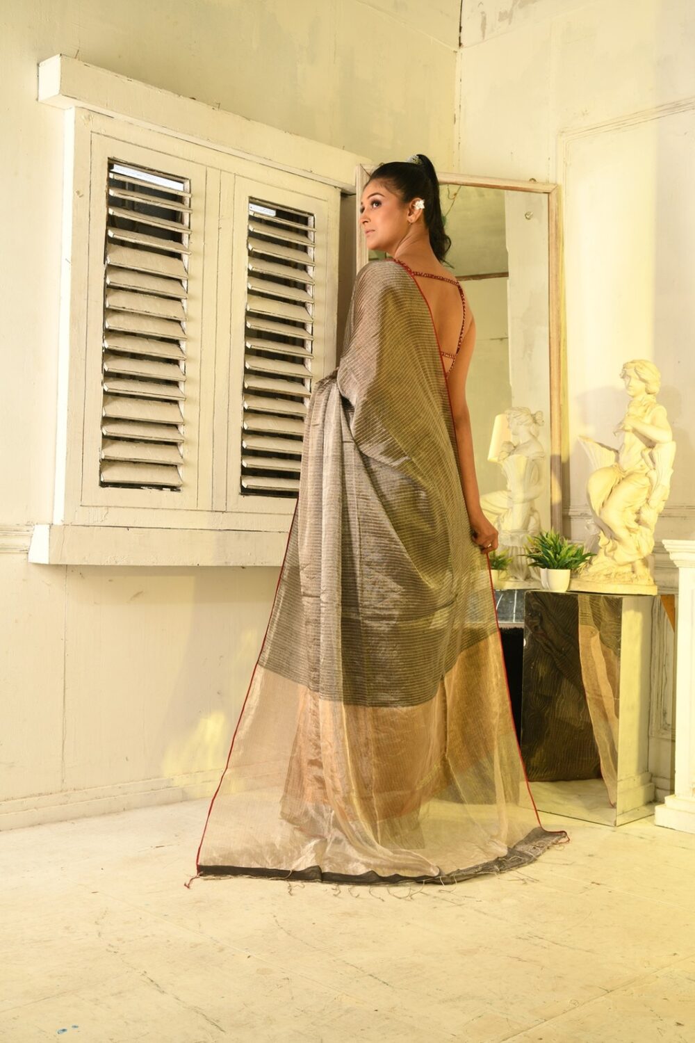 METALLICHANDLOOMSAREE-KARU18-BLACK-SILVER